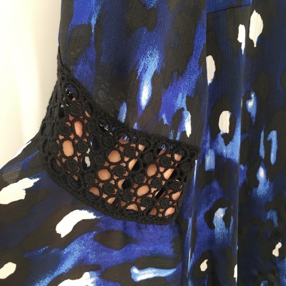 Blue Leopard Animal Print Bell Sleeve Top - Picture 5 of 11